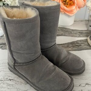 Light gray women’s bear paws